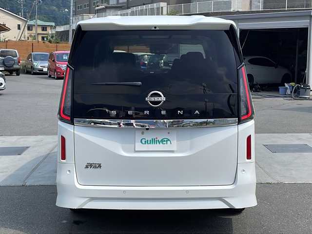 日産 セレナ ハイウェイスター V 山梨県 2023(令5)年 4.4万km プリズムホワイト プロパイロット/純正メモリナビ/フルセグTV　BT/バック　サイド　フロントカメラ/アラウンドビューモニター/両側パワースライドドア/前後コーナーセンサー/ビルトインETC2.0/デジタルインナーミラー/LEDライト/パドルシフト/LDW/BSM/VDC
