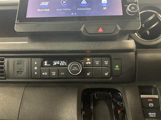 ホンダ Ｎ ＢＯＸ カスタム ターボ コーディネートS 東京都 2024(令6)年 0.6万km プラチナホワイトパール ワンオーナー/純正9インチナビ/(Apple car play/Android Auto/CD/DVD/SD/USB//フルセグ/Bluetooth/iPod）/バックカメラ/前後コーナーセンサー/電動パーキング/ハーフレザー/前席シートヒーター/両側パワースライドドア/プリクラッシュセーフティ/レーダークルーズコントロール/ACC先行車検知音/LKA/路外逸脱抑制機能 /スマートキー/プッシュスタート/LEDライト/オートライト/オートハイビーム/ライトレベライザー/ETC/パドルシフト/革巻きステアリング/ステアリングスイッチ/ISOFIX/ドアバイザー/プライバシーガラス/電格ウィンカーミラー/純正15インチアルミホイール/W+サイド+カーテンSRS＆ABS/横滑り防止装置/取扱説明書/保証書