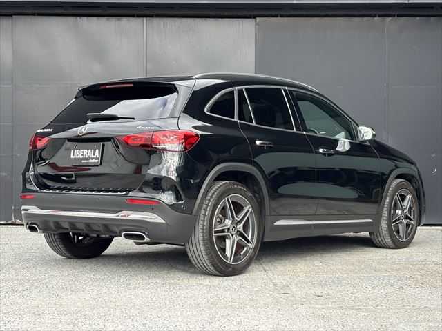 メルセデス・ベンツ ＧＬＡ２００ｄ 4マチック AMGライン 和歌山県 2020(令2)年 5.4万km コスモスブラック パノラマSR /純ナビ /360度カメラ/フルセグTV /純19incAW /オートテールゲート/ワイヤレス充電 /レーダーセーフティパッケージ /アンビエントライト /キーレスゴー /ハーフレザー /パワーシート /シートヒーター /LEDライト /ETC/取扱説明書/保証書/スペアキー