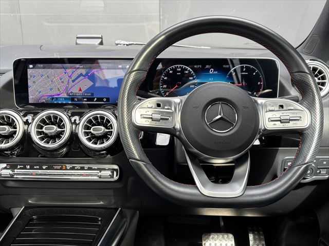 メルセデス・ベンツ ＧＬＡ２００ｄ 4マチック AMGライン 和歌山県 2020(令2)年 5.4万km コスモスブラック パノラマSR /純ナビ /360度カメラ/フルセグTV /純19incAW /オートテールゲート/ワイヤレス充電 /レーダーセーフティパッケージ /アンビエントライト /キーレスゴー /ハーフレザー /パワーシート /シートヒーター /LEDライト /ETC/取扱説明書/保証書/スペアキー