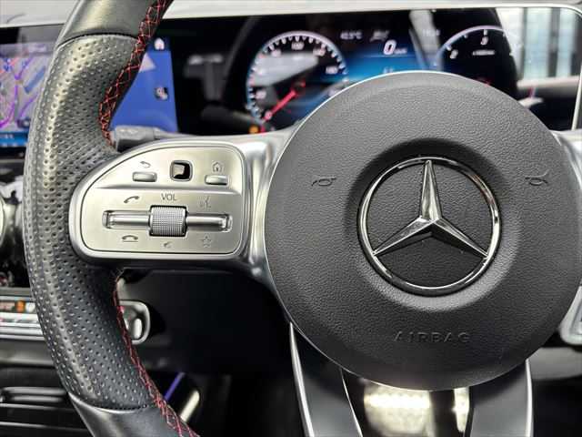 メルセデス・ベンツ ＧＬＡ２００ｄ 4マチック AMGライン 和歌山県 2020(令2)年 5.4万km コスモスブラック パノラマSR /純ナビ /360度カメラ/フルセグTV /純19incAW /オートテールゲート/ワイヤレス充電 /レーダーセーフティパッケージ /アンビエントライト /キーレスゴー /ハーフレザー /パワーシート /シートヒーター /LEDライト /ETC/取扱説明書/保証書/スペアキー