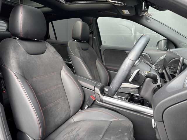 メルセデス・ベンツ ＧＬＡ２００ｄ 4マチック AMGライン 和歌山県 2020(令2)年 5.4万km コスモスブラック パノラマSR /純ナビ /360度カメラ/フルセグTV /純19incAW /オートテールゲート/ワイヤレス充電 /レーダーセーフティパッケージ /アンビエントライト /キーレスゴー /ハーフレザー /パワーシート /シートヒーター /LEDライト /ETC/取扱説明書/保証書/スペアキー