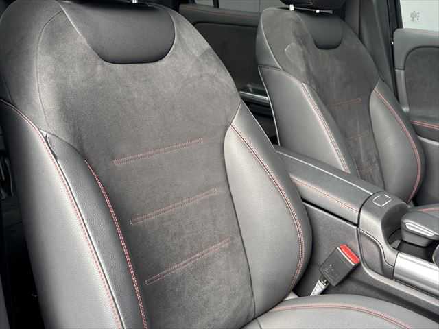メルセデス・ベンツ ＧＬＡ２００ｄ 4マチック AMGライン 和歌山県 2020(令2)年 5.4万km コスモスブラック パノラマSR /純ナビ /360度カメラ/フルセグTV /純19incAW /オートテールゲート/ワイヤレス充電 /レーダーセーフティパッケージ /アンビエントライト /キーレスゴー /ハーフレザー /パワーシート /シートヒーター /LEDライト /ETC/取扱説明書/保証書/スペアキー