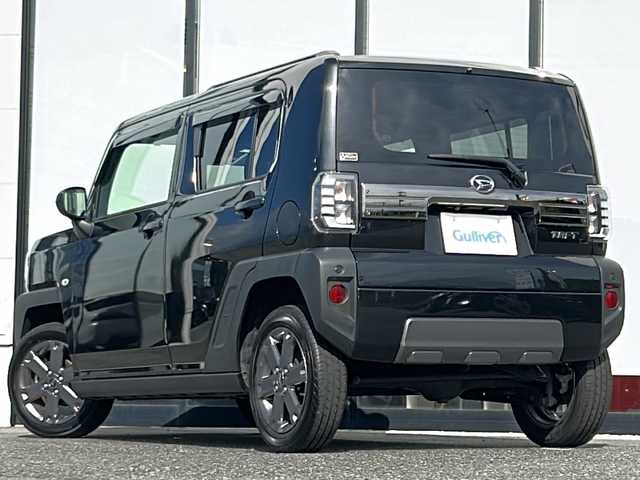 ダイハツ タフト G ダーククロムベンチャー 山形県 2023(令5)年 0.3万km ブラックマイカメタリック 禁煙車/４WD/ガラスルーフ/スマートアシスト/・衝突回避支援ブレーキ機能/・車線逸脱警報機能/・誤発進抑制制御機能/・オートハイビーム/・先行車発進お知らせ機能/・安全運転支援機能/横滑り防止装置/前後コーナーセンサー/バックカメラ/社外ディスプレイオーディオ/（Bluetooth/AM/FM/USB)/前席シートヒーター/アイドリングストップ/スマートキー×２/純正エンジンスターター/純正フロアマット/ルーフレール/純正アルミホイール/オートLEDライト/フォグランプ