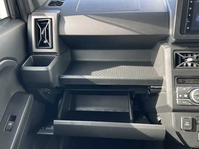 ダイハツ タフト G ダーククロムベンチャー 山形県 2023(令5)年 0.3万km ブラックマイカメタリック 禁煙車/４WD/ガラスルーフ/スマートアシスト/・衝突回避支援ブレーキ機能/・車線逸脱警報機能/・誤発進抑制制御機能/・オートハイビーム/・先行車発進お知らせ機能/・安全運転支援機能/横滑り防止装置/前後コーナーセンサー/バックカメラ/社外ディスプレイオーディオ/（Bluetooth/AM/FM/USB)/前席シートヒーター/アイドリングストップ/スマートキー×２/純正エンジンスターター/純正フロアマット/ルーフレール/純正アルミホイール/オートLEDライト/フォグランプ