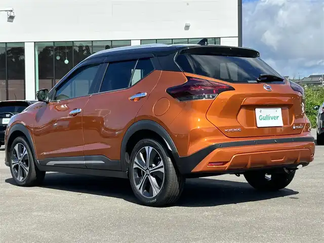 日産 キックス X 鹿児島県 2021(令3)年 6.8万km プレミアムホライズンオレンジ/ピュアブラック 2トーン 純正ナビ/（Bluetooth/CD/DVD/フルセグTV）/アラウンドビューモニター/プロパイロット/LEDヘッドライト/ハーフレザーシート/純正17インチアルミホイール/ブレーキホールド/デジタルインナーミラー/スマートキー/ETC