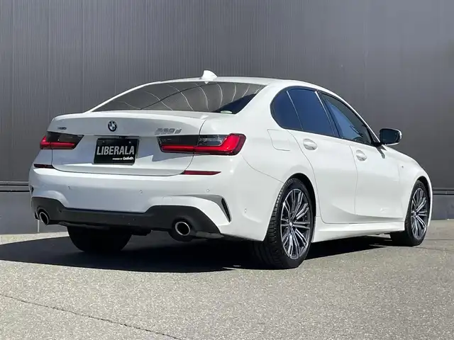 ＢＭＷ ＢＭＷ ３２０ｄ xDrive Mスポーツ EDジョイ+ 道東・釧路十勝 2021(令3)年 3.9万km アルピンホワイトⅢ ハイラインパッケージ/　アッシュ・グレーブラウン・ファイン・ウッド・インテリア・トリム/　ヴァーネスカ・レザー・シート（コニャック｜ブラック）/コンフォート・パッケージ/　オートマチック・トランク・リッド・オペレーション/　ストレージ・パッケージ/パーキング・アシスト・プラス/　トップ・ビュー+3Dビュー/　サイド・ビュー・カメラ/　PDC（パーク・ディスタンス・コントロール）/ドライビングアシストプロフェッショナル/BMWライブ・コックピット/　12.3インチ マルチ・ディスプレイ・メーター・パネル/　10.25インチ ワイド・コントロール・ディスプレイ/ワイヤレス充電/純正前後ドライブレコーダー/フロントシートヒーティング/電動フロントシート/TVチューナー/純正18インチAW/純正フロアマット