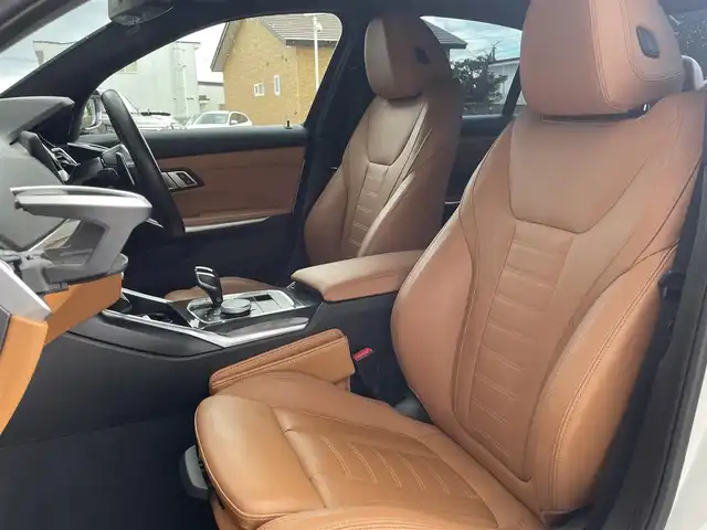 ＢＭＷ ＢＭＷ ３２０ｄ xDrive Mスポーツ EDジョイ+ 道東・釧路十勝 2021(令3)年 3.9万km アルピンホワイトⅢ ハイラインパッケージ/　アッシュ・グレーブラウン・ファイン・ウッド・インテリア・トリム/　ヴァーネスカ・レザー・シート（コニャック｜ブラック）/コンフォート・パッケージ/　オートマチック・トランク・リッド・オペレーション/　ストレージ・パッケージ/パーキング・アシスト・プラス/　トップ・ビュー+3Dビュー/　サイド・ビュー・カメラ/　PDC（パーク・ディスタンス・コントロール）/ドライビングアシストプロフェッショナル/BMWライブ・コックピット/　12.3インチ マルチ・ディスプレイ・メーター・パネル/　10.25インチ ワイド・コントロール・ディスプレイ/ワイヤレス充電/純正前後ドライブレコーダー/フロントシートヒーティング/電動フロントシート/TVチューナー/純正18インチAW/純正フロアマット
