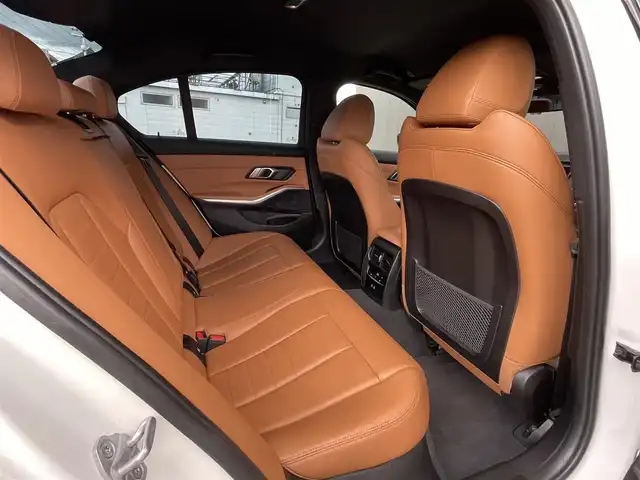 ＢＭＷ ＢＭＷ ３２０ｄ xDrive Mスポーツ EDジョイ+ 道東・釧路十勝 2021(令3)年 3.9万km アルピンホワイトⅢ ハイラインパッケージ/　アッシュ・グレーブラウン・ファイン・ウッド・インテリア・トリム/　ヴァーネスカ・レザー・シート（コニャック｜ブラック）/コンフォート・パッケージ/　オートマチック・トランク・リッド・オペレーション/　ストレージ・パッケージ/パーキング・アシスト・プラス/　トップ・ビュー+3Dビュー/　サイド・ビュー・カメラ/　PDC（パーク・ディスタンス・コントロール）/ドライビングアシストプロフェッショナル/BMWライブ・コックピット/　12.3インチ マルチ・ディスプレイ・メーター・パネル/　10.25インチ ワイド・コントロール・ディスプレイ/ワイヤレス充電/純正前後ドライブレコーダー/フロントシートヒーティング/電動フロントシート/TVチューナー/純正18インチAW/純正フロアマット