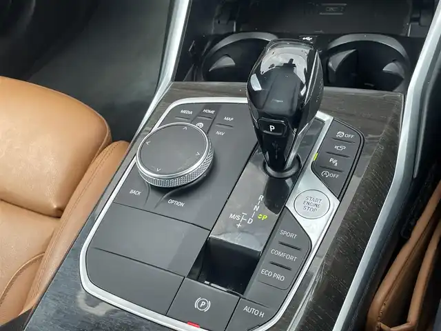 ＢＭＷ ＢＭＷ ３２０ｄ xDrive Mスポーツ EDジョイ+ 道東・釧路十勝 2021(令3)年 3.9万km アルピンホワイトⅢ ハイラインパッケージ/　アッシュ・グレーブラウン・ファイン・ウッド・インテリア・トリム/　ヴァーネスカ・レザー・シート（コニャック｜ブラック）/コンフォート・パッケージ/　オートマチック・トランク・リッド・オペレーション/　ストレージ・パッケージ/パーキング・アシスト・プラス/　トップ・ビュー+3Dビュー/　サイド・ビュー・カメラ/　PDC（パーク・ディスタンス・コントロール）/ドライビングアシストプロフェッショナル/BMWライブ・コックピット/　12.3インチ マルチ・ディスプレイ・メーター・パネル/　10.25インチ ワイド・コントロール・ディスプレイ/ワイヤレス充電/純正前後ドライブレコーダー/フロントシートヒーティング/電動フロントシート/TVチューナー/純正18インチAW/純正フロアマット