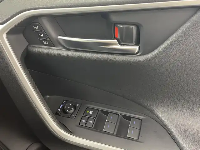 トヨタ ＲＡＶ４ G Zパッケージ 熊本県 2022(令4)年 1.9万km ホワイトパールクリスタルシャイン モデリスタ/ディスプレイオーディオ/・フルセグTV/BT/USB/全方位カメラ/トヨタセーフティセンス/・プリクラッシュセーフティ/・レーントレーシングアシスト/・ブラインドスポットモニター/・クリアランスソナー/・パーキングサポートブレーキ/・ロードサインアシスト/・レーダークルーズコントロール/・オートマチックハイビーム/デジタルインナーミラー/前後ドライブレコーダー/パワーバックドア/ステアリングヒーター/革シート/・パワーシート/・シートヒーター/・シートクーラー/オートライト/LEDヘッドライト/スペアキー