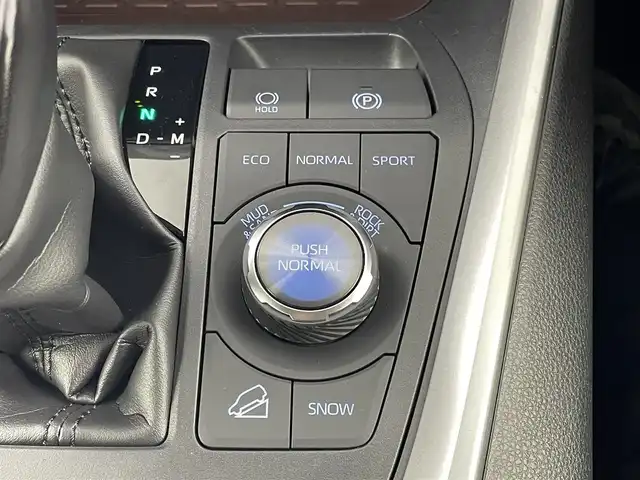 トヨタ ＲＡＶ４ G Zパッケージ 熊本県 2022(令4)年 1.9万km ホワイトパールクリスタルシャイン モデリスタ/ディスプレイオーディオ/・フルセグTV/BT/USB/全方位カメラ/トヨタセーフティセンス/・プリクラッシュセーフティ/・レーントレーシングアシスト/・ブラインドスポットモニター/・クリアランスソナー/・パーキングサポートブレーキ/・ロードサインアシスト/・レーダークルーズコントロール/・オートマチックハイビーム/デジタルインナーミラー/前後ドライブレコーダー/パワーバックドア/ステアリングヒーター/革シート/・パワーシート/・シートヒーター/・シートクーラー/オートライト/LEDヘッドライト/スペアキー