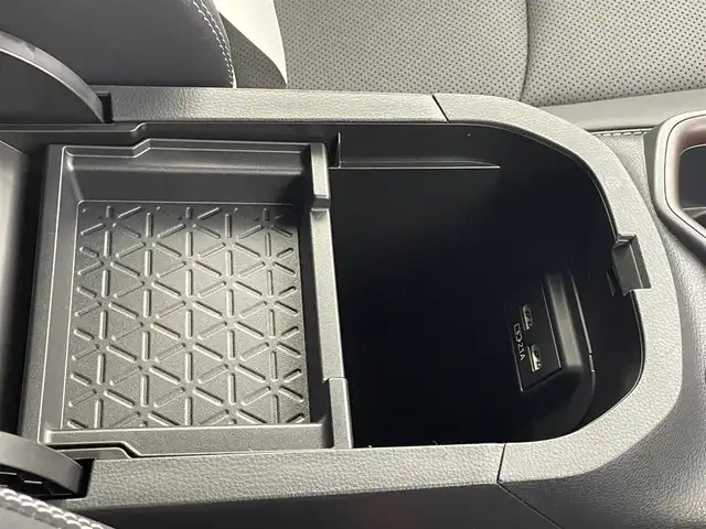 トヨタ ＲＡＶ４ G Zパッケージ 熊本県 2022(令4)年 1.9万km ホワイトパールクリスタルシャイン モデリスタ/ディスプレイオーディオ/・フルセグTV/BT/USB/全方位カメラ/トヨタセーフティセンス/・プリクラッシュセーフティ/・レーントレーシングアシスト/・ブラインドスポットモニター/・クリアランスソナー/・パーキングサポートブレーキ/・ロードサインアシスト/・レーダークルーズコントロール/・オートマチックハイビーム/デジタルインナーミラー/前後ドライブレコーダー/パワーバックドア/ステアリングヒーター/革シート/・パワーシート/・シートヒーター/・シートクーラー/オートライト/LEDヘッドライト/スペアキー