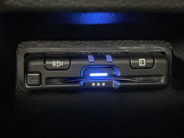 ホンダ ステップワゴン スパーダ eHEV 福岡県 2023(令5)年 1万km プラチナホワイトパール 純正メモリナビ/フルセグテレビ/全方位カメラ/レーダークルーズコントロール/両側パワースライドドア/パワーバックドア/ETC/BSM/コーナーセンサー