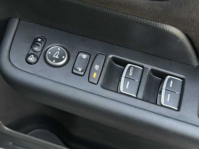 ホンダ ステップワゴン スパーダ eHEV プレミアムライン 茨城県 2022(令4)年 5万km クリスタルブラックパール 純正11.4インチナビ【LXM-247VFLi】/(地デジTV・BT・USB・ラジオ再生)/後席15.6インチフリップダウンモニター/両側パワースライドドア/HONDA SENSING/・アダプティブクルーズコントロール/・衝突軽減ブレーキ/・車線維持支援システム/・誤発進抑制機能/・先行車発進お知らせ機能/・オートハイビーム/・標識認識機能/コーナーセンサー/電動リアゲート/ハーフレザーシート/シートヒーター/アラウンドビューカメラ/ドライブレコーダー/ETC/オートライト/LEDヘッドライト/純正17inアルミホイール/純正フロアマット/スマートキー/スペアキー