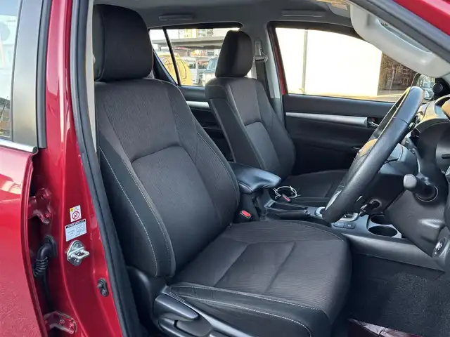 トヨタ ハイラックス Z 栃木県 2018(平30)年 8.9万km クリムゾンスパークレッドM 4WD/純正ベッドライナー/純正ハードトノカバー/純正前席フロアマット(縁高ラバータイプ)/KENWOODナビ(フルセグTV/CD/DVD/AM/FM)/Bluetooth接続/AppleCarPlay/バックカメラ/ヒッチメンバー/クルーズコントロール/オートライト/LEDヘッドライト/フロントフォグランプ/リアフォグランプ/オールオートウィンドウ/電動格納ミラー