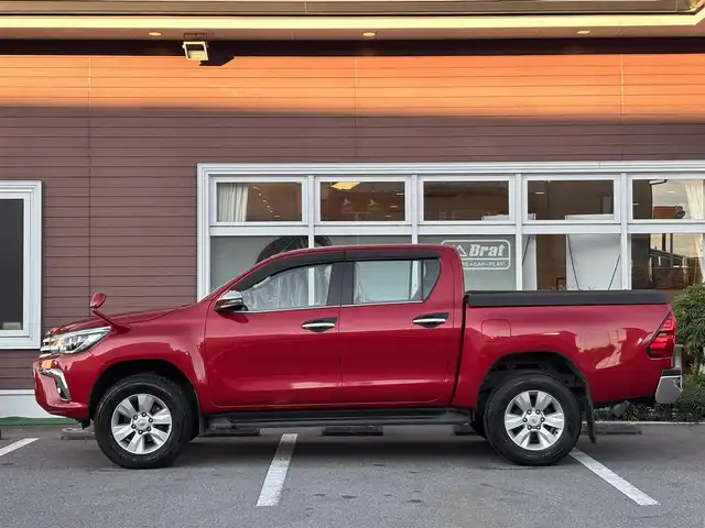 トヨタ ハイラックス Z 栃木県 2018(平30)年 8.9万km クリムゾンスパークレッドM 4WD/純正ベッドライナー/純正ハードトノカバー/純正前席フロアマット(縁高ラバータイプ)/KENWOODナビ(フルセグTV/CD/DVD/AM/FM)/Bluetooth接続/AppleCarPlay/バックカメラ/ヒッチメンバー/クルーズコントロール/オートライト/LEDヘッドライト/フロントフォグランプ/リアフォグランプ/オールオートウィンドウ/電動格納ミラー