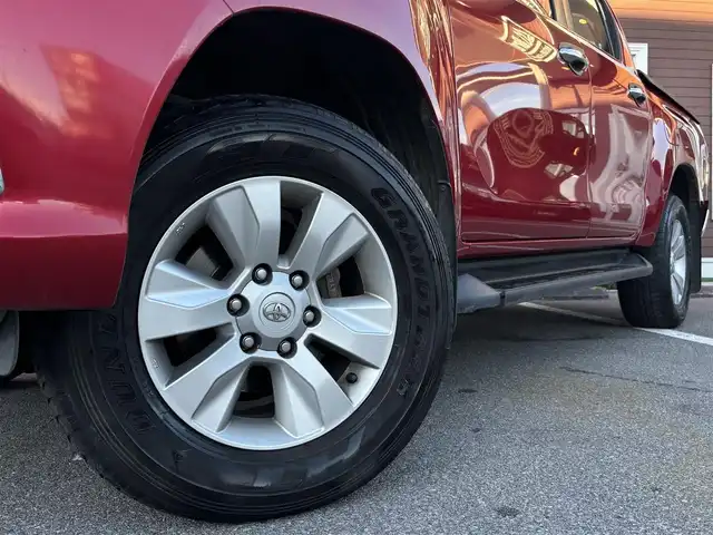 トヨタ ハイラックス Z 栃木県 2018(平30)年 8.9万km クリムゾンスパークレッドM 4WD/純正ベッドライナー/純正ハードトノカバー/純正前席フロアマット(縁高ラバータイプ)/KENWOODナビ(フルセグTV/CD/DVD/AM/FM)/Bluetooth接続/AppleCarPlay/バックカメラ/ヒッチメンバー/クルーズコントロール/オートライト/LEDヘッドライト/フロントフォグランプ/リアフォグランプ/オールオートウィンドウ/電動格納ミラー