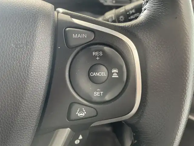 ホンダ ステップワゴン スパーダ ハイブリッド G EX ホンダセンシング 鹿児島県 2018(平30)年 4万km プレミアムスパークルブラックパール 禁煙車/純正ナビ(CD/DVD/Bluetooth/フルセグTV)　/ホンダセンシング　/○衝突軽減ブレーキ〈CMBS〉/○路外逸脱抑制機能/○ACC〈アダプティブ・クルーズ・コントロール〉/バックカメラ　/両側パワースライドドア　/前席シートヒーター　/ＬＥＤヘッドライト　/オートライト　/前方ドライブレコーダー　/ＥＴＣ　/純正アルミホイール　/ドアバイザー