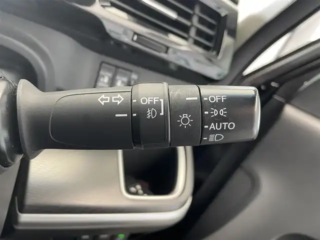 ホンダ ステップワゴン スパーダ ハイブリッド G EX ホンダセンシング 鹿児島県 2018(平30)年 4万km プレミアムスパークルブラックパール 禁煙車/純正ナビ(CD/DVD/Bluetooth/フルセグTV)　/ホンダセンシング　/○衝突軽減ブレーキ〈CMBS〉/○路外逸脱抑制機能/○ACC〈アダプティブ・クルーズ・コントロール〉/バックカメラ　/両側パワースライドドア　/前席シートヒーター　/ＬＥＤヘッドライト　/オートライト　/前方ドライブレコーダー　/ＥＴＣ　/純正アルミホイール　/ドアバイザー