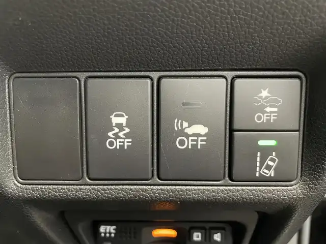 ホンダ ステップワゴン スパーダ ハイブリッド G EX ホンダセンシング 鹿児島県 2018(平30)年 4万km プレミアムスパークルブラックパール 禁煙車/純正ナビ(CD/DVD/Bluetooth/フルセグTV)　/ホンダセンシング　/○衝突軽減ブレーキ〈CMBS〉/○路外逸脱抑制機能/○ACC〈アダプティブ・クルーズ・コントロール〉/バックカメラ　/両側パワースライドドア　/前席シートヒーター　/ＬＥＤヘッドライト　/オートライト　/前方ドライブレコーダー　/ＥＴＣ　/純正アルミホイール　/ドアバイザー