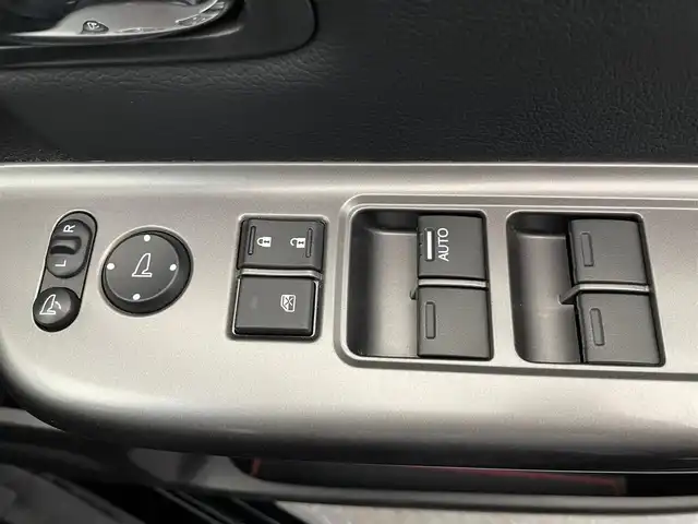 ホンダ ステップワゴン スパーダ ハイブリッド G EX ホンダセンシング 鹿児島県 2018(平30)年 4万km プレミアムスパークルブラックパール 禁煙車/純正ナビ(CD/DVD/Bluetooth/フルセグTV)　/ホンダセンシング　/○衝突軽減ブレーキ〈CMBS〉/○路外逸脱抑制機能/○ACC〈アダプティブ・クルーズ・コントロール〉/バックカメラ　/両側パワースライドドア　/前席シートヒーター　/ＬＥＤヘッドライト　/オートライト　/前方ドライブレコーダー　/ＥＴＣ　/純正アルミホイール　/ドアバイザー