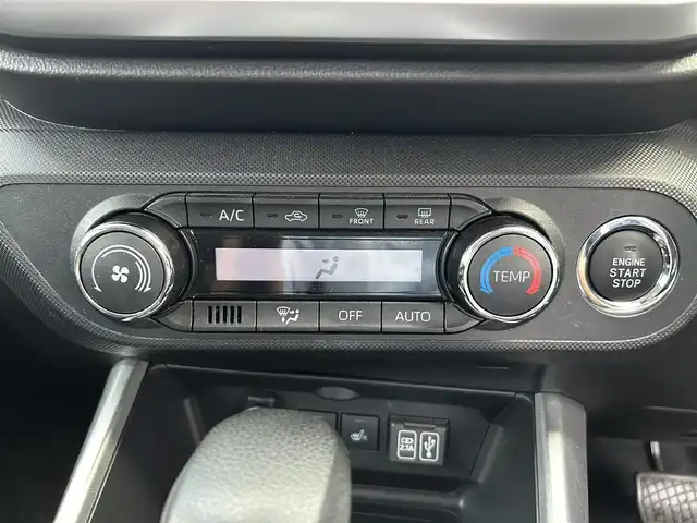 ダイハツ ロッキー G 愛知県 2020(令2)年 5.1万km シャイニングホワイトパール スマートキー/プッシュスタート/純正9インチナビ/フルセグTV/BT/ETC/純正17インチAW/プリクラッシュセーフティ/クリアランスソナー/レーダークルーズコントロール/ドライブレコーダー/前席シートヒーター/純正フロアマット/純正ドアバイザー/ステアリングスイッチ/LEDヘッドライト/取説、保証書/スペアキー