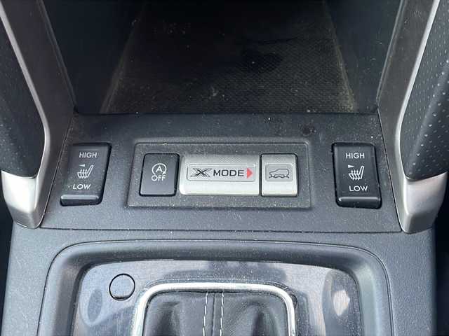 スバル フォレスター S－リミテッド 鹿児島県 2016(平28)年 7.3万km クリスタルホワイトP ワンオーナー/DIATONE NAVI/フルセグ/Bluetooth/バックカメラ/アイサイト/全席シートヒーター/前席パワーシート/パドルシフト/ステアリングスイッチ/ハーフレザーシート/ETC/デュアルエアコン/トノカバー/純正18インチAW/純正フロアマット/スマートキー2本/保証書/取扱説明書