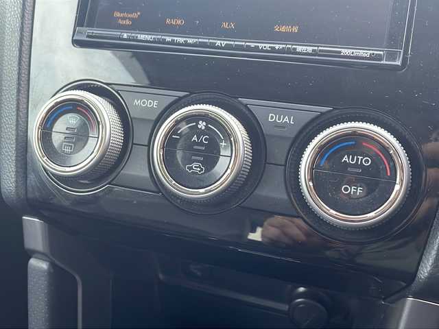 スバル フォレスター S－リミテッド 鹿児島県 2016(平28)年 7.3万km クリスタルホワイトP ワンオーナー/DIATONE NAVI/フルセグ/Bluetooth/バックカメラ/アイサイト/全席シートヒーター/前席パワーシート/パドルシフト/ステアリングスイッチ/ハーフレザーシート/ETC/デュアルエアコン/トノカバー/純正18インチAW/純正フロアマット/スマートキー2本/保証書/取扱説明書