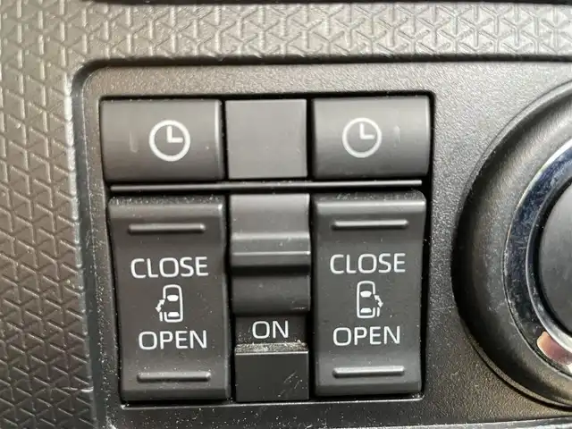 ダイハツ タント ファンクロス 熊本県 2022(令4)年 6.1万km クロムグレーメタリック 純正ディスプレイオーディオ/・AM/FM/USB/iPod/HDMI/BT/・AppleCarPlay/AndroidAuto/・フルセグTV/バックカメラ/アイドリングストップ/横滑り防止機能/衝突被害軽減ブレーキ/クリアランスソナー/オートマチックハイビーム/前後コーナーセンサー/ステアリングリモコン/オートライト/・フォグランプ/・LEDライト/・ヘッドライトレベライザー/電動格納ミラー/D/N席シートヒーター/電動サイドブレーキ/・ホールドボタン/ルーフレール/純正アルミホイール/純正フロアマット/スマートキー/・スペアキー