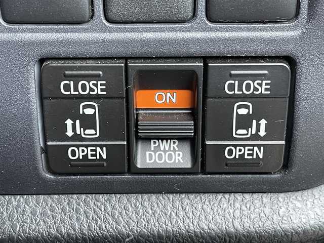 トヨタ ヴォクシー ハイブリッド X 東京都 2015(平27)年 10.6万km ダークバイオレットマイカメタリック 純正ナビ　/ＣＤ　/Ｂｌｕｅｔｏｏｔｈ　/ＤＶＤ　/バックカメラ　/両側電動スライドドア　/フリップダウンモニター　/前後ドライブレコーダー　/ＥＴＣ　/テレビキャンセラー　/純正アルミホイール　/衝突被害軽減ブレーキ/ABS/横滑り防止装置/オートライト