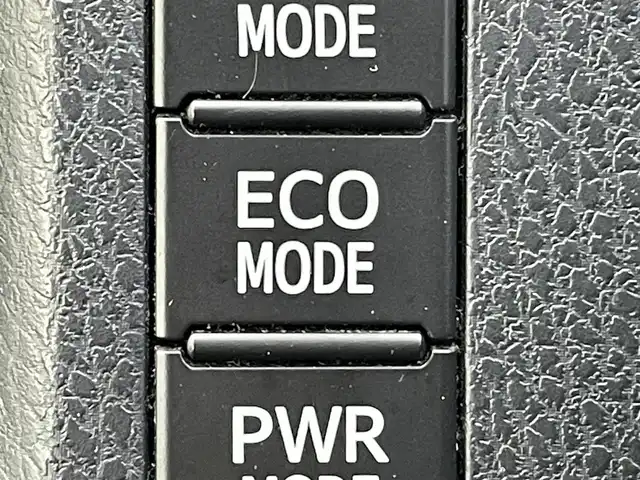 トヨタ ヴォクシー ハイブリッド X 東京都 2015(平27)年 10.6万km ダークバイオレットマイカメタリック 純正ナビ　/ＣＤ　/Ｂｌｕｅｔｏｏｔｈ　/ＤＶＤ　/バックカメラ　/両側電動スライドドア　/フリップダウンモニター　/前後ドライブレコーダー　/ＥＴＣ　/テレビキャンセラー　/純正アルミホイール　/衝突被害軽減ブレーキ/ABS/横滑り防止装置/オートライト