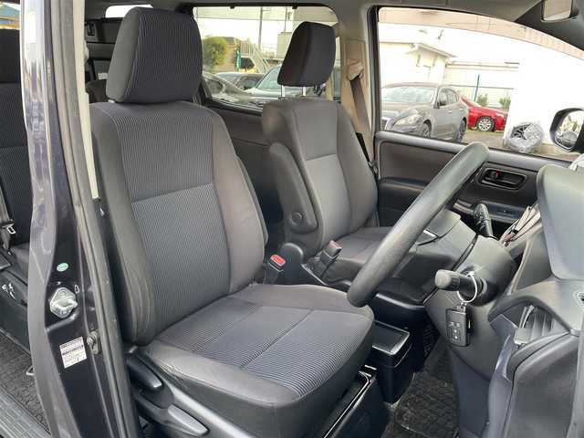 トヨタ ヴォクシー ハイブリッド X 東京都 2015(平27)年 10.6万km ダークバイオレットマイカメタリック 純正ナビ　/ＣＤ　/Ｂｌｕｅｔｏｏｔｈ　/ＤＶＤ　/バックカメラ　/両側電動スライドドア　/フリップダウンモニター　/前後ドライブレコーダー　/ＥＴＣ　/テレビキャンセラー　/純正アルミホイール　/衝突被害軽減ブレーキ/ABS/横滑り防止装置/オートライト