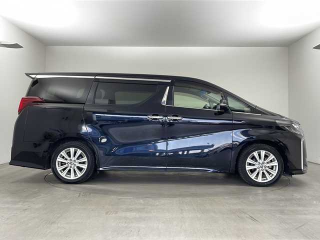 トヨタ アルファード S 兵庫県 2019(令1)年 6.5万km ブラック ・トヨタセーフティーセンス/・プリクラッシュセーフティ/・レーントレーシングアシスト/・クリアランスソナー/・パーキングサポートブレーキ/・ロードサインアシスト/・先行車発進お知らせ/・オートマチックハイビーム/・純正9インチナビ＆フルセグ＆BT＆DVD/・バックカメラ/・純正フリップダウンモニター/・AC100V電源/・片側パワースライドドア/・純正フロアマット/・ビルトインETC2.0/・スマートキー/・プッシュスタート/・ナノイー/・純正18インチアルミホイール/・LEDヘッドライト/・フォグランプ/・オートライト/・ウォークスルー/・カーテンエアバック/・W＋サイドエアバック