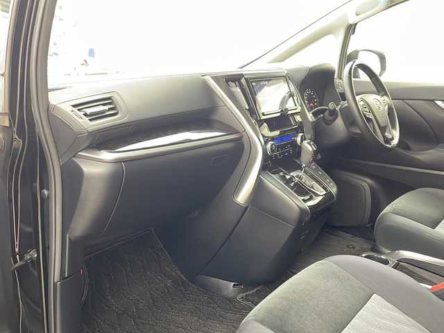 トヨタ アルファード S 兵庫県 2019(令1)年 6.5万km ブラック ・トヨタセーフティーセンス/・プリクラッシュセーフティ/・レーントレーシングアシスト/・クリアランスソナー/・パーキングサポートブレーキ/・ロードサインアシスト/・先行車発進お知らせ/・オートマチックハイビーム/・純正9インチナビ＆フルセグ＆BT＆DVD/・バックカメラ/・純正フリップダウンモニター/・AC100V電源/・片側パワースライドドア/・純正フロアマット/・ビルトインETC2.0/・スマートキー/・プッシュスタート/・ナノイー/・純正18インチアルミホイール/・LEDヘッドライト/・フォグランプ/・オートライト/・ウォークスルー/・カーテンエアバック/・W＋サイドエアバック