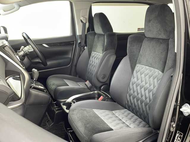 トヨタ アルファード S 兵庫県 2019(令1)年 6.5万km ブラック ・トヨタセーフティーセンス/・プリクラッシュセーフティ/・レーントレーシングアシスト/・クリアランスソナー/・パーキングサポートブレーキ/・ロードサインアシスト/・先行車発進お知らせ/・オートマチックハイビーム/・純正9インチナビ＆フルセグ＆BT＆DVD/・バックカメラ/・純正フリップダウンモニター/・AC100V電源/・片側パワースライドドア/・純正フロアマット/・ビルトインETC2.0/・スマートキー/・プッシュスタート/・ナノイー/・純正18インチアルミホイール/・LEDヘッドライト/・フォグランプ/・オートライト/・ウォークスルー/・カーテンエアバック/・W＋サイドエアバック