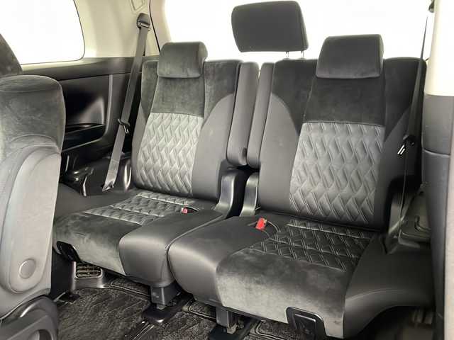 トヨタ アルファード S 兵庫県 2019(令1)年 6.5万km ブラック ・トヨタセーフティーセンス/・プリクラッシュセーフティ/・レーントレーシングアシスト/・クリアランスソナー/・パーキングサポートブレーキ/・ロードサインアシスト/・先行車発進お知らせ/・オートマチックハイビーム/・純正9インチナビ＆フルセグ＆BT＆DVD/・バックカメラ/・純正フリップダウンモニター/・AC100V電源/・片側パワースライドドア/・純正フロアマット/・ビルトインETC2.0/・スマートキー/・プッシュスタート/・ナノイー/・純正18インチアルミホイール/・LEDヘッドライト/・フォグランプ/・オートライト/・ウォークスルー/・カーテンエアバック/・W＋サイドエアバック