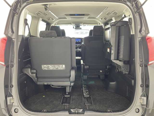 トヨタ アルファード S 兵庫県 2019(令1)年 6.5万km ブラック ・トヨタセーフティーセンス/・プリクラッシュセーフティ/・レーントレーシングアシスト/・クリアランスソナー/・パーキングサポートブレーキ/・ロードサインアシスト/・先行車発進お知らせ/・オートマチックハイビーム/・純正9インチナビ＆フルセグ＆BT＆DVD/・バックカメラ/・純正フリップダウンモニター/・AC100V電源/・片側パワースライドドア/・純正フロアマット/・ビルトインETC2.0/・スマートキー/・プッシュスタート/・ナノイー/・純正18インチアルミホイール/・LEDヘッドライト/・フォグランプ/・オートライト/・ウォークスルー/・カーテンエアバック/・W＋サイドエアバック