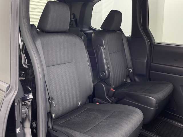 トヨタ ヴォクシー S－G 茨城県 2022(令4)年 3.1万km アティチュードブラックマイカ 方位磁針/CD/DVD/USB/Miracast/ドライブレコーダー/フルセグテレビ/バックカメラ/フリップダウンモニター/ドアバイザー/パワースライドドア/オートマチックハイビーム