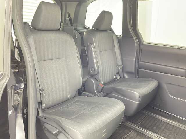 トヨタ ヴォクシー S－G 茨城県 2022(令4)年 3.1万km アティチュードブラックマイカ 方位磁針/CD/DVD/USB/Miracast/ドライブレコーダー/フルセグテレビ/バックカメラ/フリップダウンモニター/ドアバイザー/パワースライドドア/オートマチックハイビーム