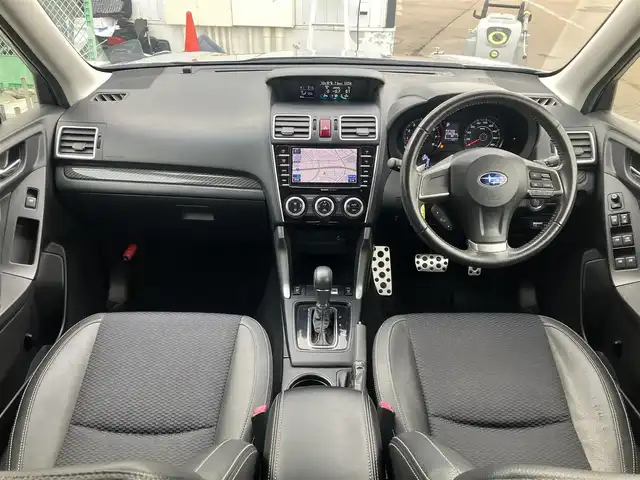 スバル フォレスター 2．0XT アイサイト 道南・函館 2015(平27)年 4.9万km アイスシルバーメタリック /純正メモリーナビ//フルセグTV//バックカメラ//ワンオーナー//アイサイト//ハーフレザーシート//前席パワーシート//前席シートヒーター//革巻きステアリング//パドルシフト//クルーズコントロール//X-MODE//SI-DRIVE//ビルトインETC