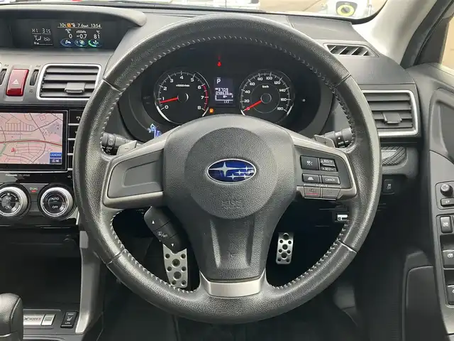 スバル フォレスター 2．0XT アイサイト 道南・函館 2015(平27)年 4.9万km アイスシルバーメタリック /純正メモリーナビ//フルセグTV//バックカメラ//ワンオーナー//アイサイト//ハーフレザーシート//前席パワーシート//前席シートヒーター//革巻きステアリング//パドルシフト//クルーズコントロール//X-MODE//SI-DRIVE//ビルトインETC