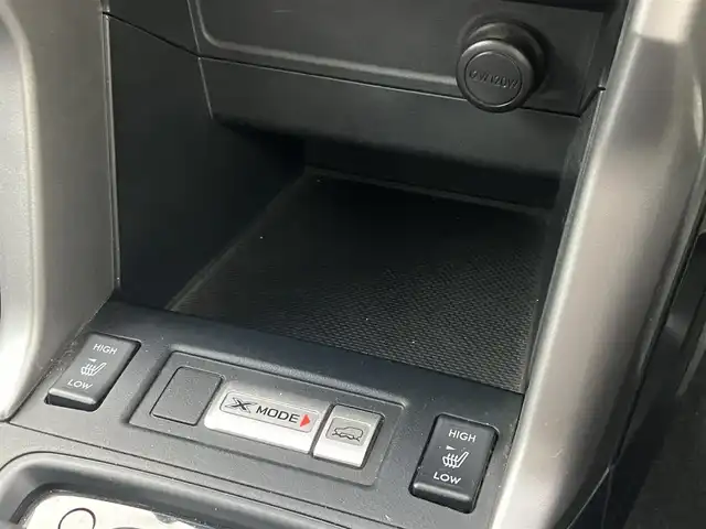 スバル フォレスター 2．0XT アイサイト 道南・函館 2015(平27)年 4.9万km アイスシルバーメタリック /純正メモリーナビ//フルセグTV//バックカメラ//ワンオーナー//アイサイト//ハーフレザーシート//前席パワーシート//前席シートヒーター//革巻きステアリング//パドルシフト//クルーズコントロール//X-MODE//SI-DRIVE//ビルトインETC