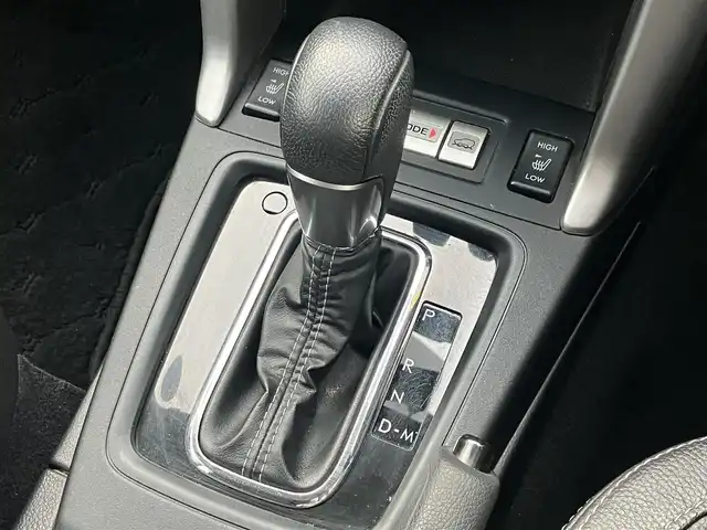 スバル フォレスター 2．0XT アイサイト 道南・函館 2015(平27)年 4.9万km アイスシルバーメタリック /純正メモリーナビ//フルセグTV//バックカメラ//ワンオーナー//アイサイト//ハーフレザーシート//前席パワーシート//前席シートヒーター//革巻きステアリング//パドルシフト//クルーズコントロール//X-MODE//SI-DRIVE//ビルトインETC