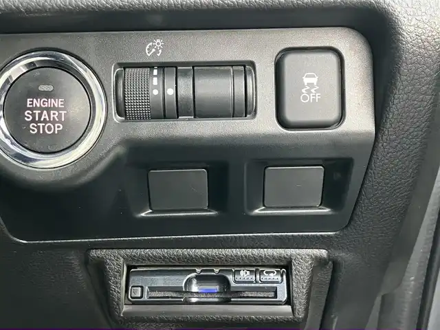 スバル フォレスター 2．0XT アイサイト 道南・函館 2015(平27)年 4.9万km アイスシルバーメタリック /純正メモリーナビ//フルセグTV//バックカメラ//ワンオーナー//アイサイト//ハーフレザーシート//前席パワーシート//前席シートヒーター//革巻きステアリング//パドルシフト//クルーズコントロール//X-MODE//SI-DRIVE//ビルトインETC