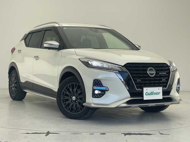 日産 キックス オーテック 沖縄県 2021(令3)年 5.6万km ブリリアントホワイトパール 純正9インチナビ/（フルセグTV/CD/DVD/Bluetooth）/全方位カメラ/ETC/前後ドライブレコーダー/デジタルインナーミラー/プロパイロット/シートヒーター/プッシュスタート/スマートキー/ハーフレザーシート/LEDヘッドライト