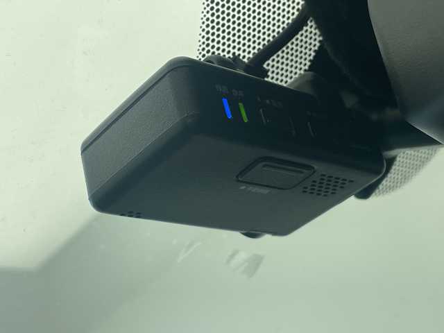 日産 キックス オーテック 沖縄県 2021(令3)年 5.6万km ブリリアントホワイトパール 純正9インチナビ/（フルセグTV/CD/DVD/Bluetooth）/全方位カメラ/ETC/前後ドライブレコーダー/デジタルインナーミラー/プロパイロット/シートヒーター/プッシュスタート/スマートキー/ハーフレザーシート/LEDヘッドライト