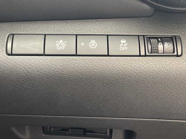 日産 キックス オーテック 沖縄県 2021(令3)年 5.6万km ブリリアントホワイトパール 純正9インチナビ/（フルセグTV/CD/DVD/Bluetooth）/全方位カメラ/ETC/前後ドライブレコーダー/デジタルインナーミラー/プロパイロット/シートヒーター/プッシュスタート/スマートキー/ハーフレザーシート/LEDヘッドライト