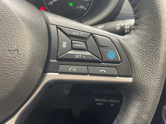 日産 キックス オーテック 沖縄県 2021(令3)年 5.6万km ブリリアントホワイトパール 純正9インチナビ/（フルセグTV/CD/DVD/Bluetooth）/全方位カメラ/ETC/前後ドライブレコーダー/デジタルインナーミラー/プロパイロット/シートヒーター/プッシュスタート/スマートキー/ハーフレザーシート/LEDヘッドライト