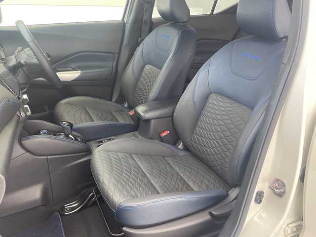 日産 キックス オーテック 沖縄県 2021(令3)年 5.6万km ブリリアントホワイトパール 純正9インチナビ/（フルセグTV/CD/DVD/Bluetooth）/全方位カメラ/ETC/前後ドライブレコーダー/デジタルインナーミラー/プロパイロット/シートヒーター/プッシュスタート/スマートキー/ハーフレザーシート/LEDヘッドライト